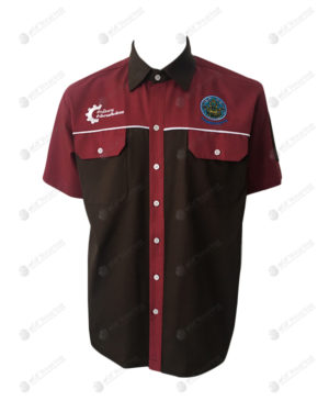 เสื้อช็อป 32 แขนสั้น ตัดต่อ สีน้ำตาล-แดง มีกระเป๋า 2 ข้าง ปักอกซ้ายขวา มีเส้นคาด