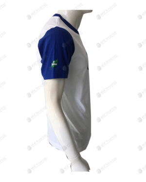 เสื้อยืดคอกลม ตัดต่อ สีขาว-น้ำเงิน สกรีน ด้านข้าง no.82