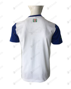 เสื้อยืดคอกลม ตัดต่อ สีขาว-น้ำเงิน สกรีน ด้านหลัง no.82